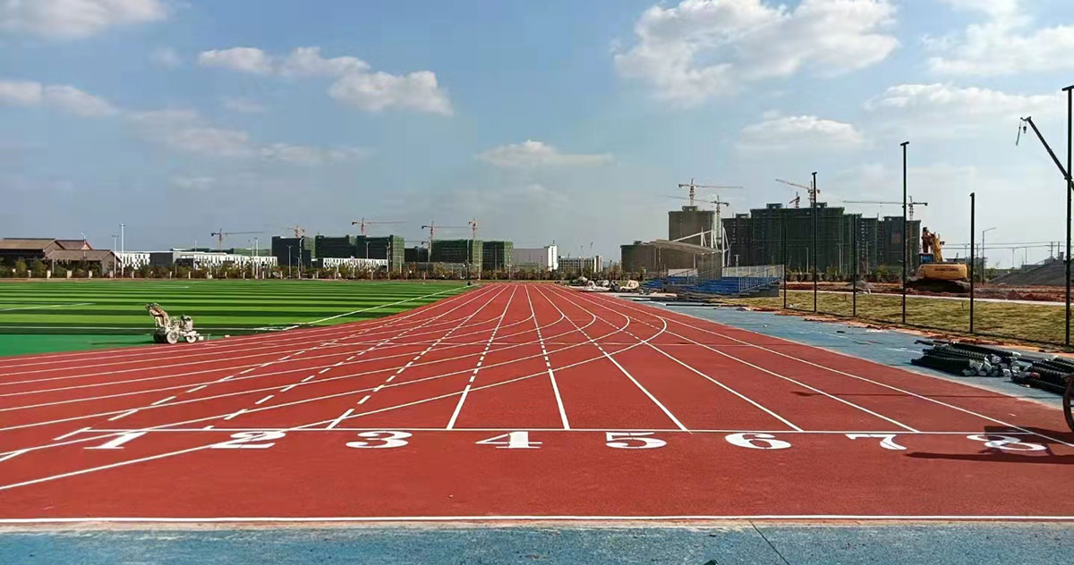 江西理工大學400米混合型跑道+10000㎡人造草坪